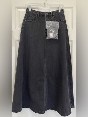 Urban Revivo High-Waist Black Denim Maxi Skirt Small